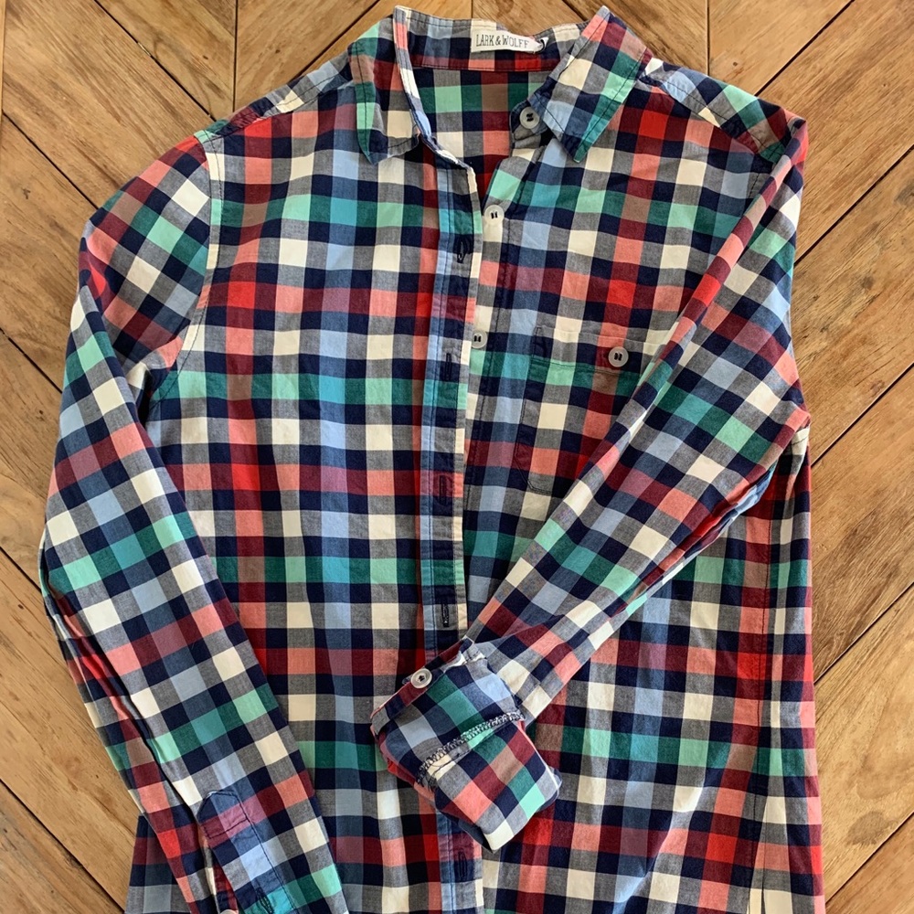 Women’s button up top